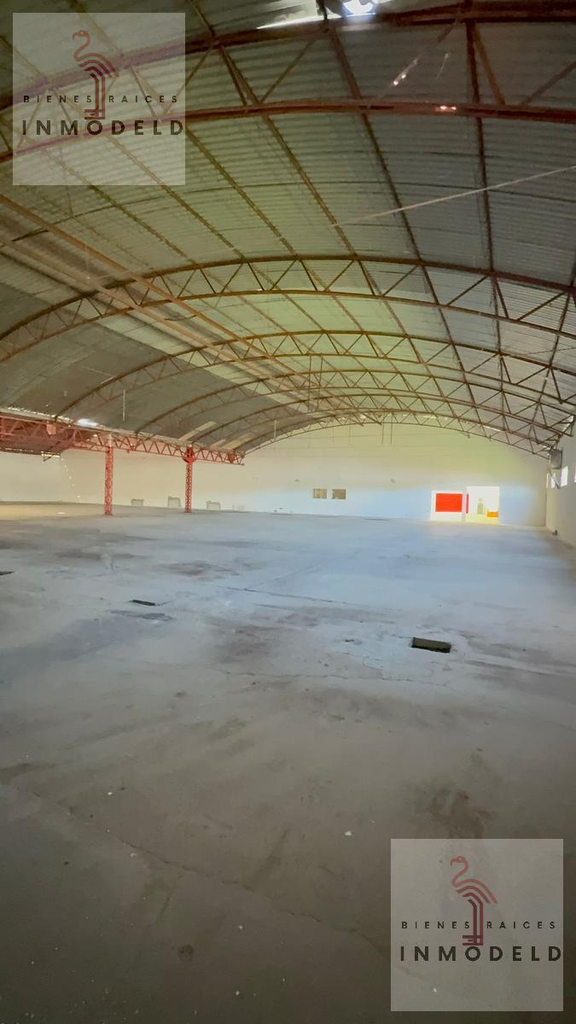 Nave Industrial de 2,400 m² en Atempan: Alta capacidad ($120,000 MXN)